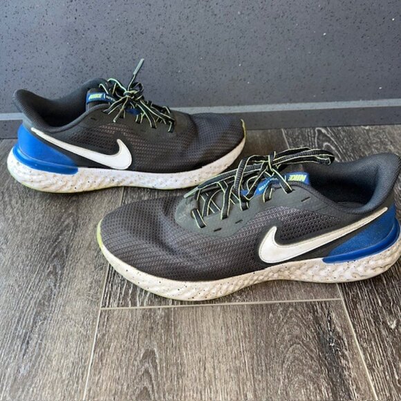 Size 10 - Nike Revolution 5 EXT Dark Smoke Grey Game Royal Neon Green - Picture 2 of 7